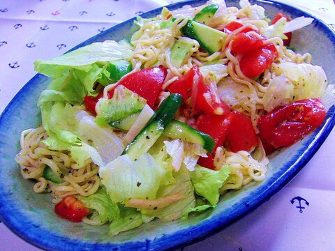 野菜たっぷり♪正麺でイタリアン風サラダ冷麺